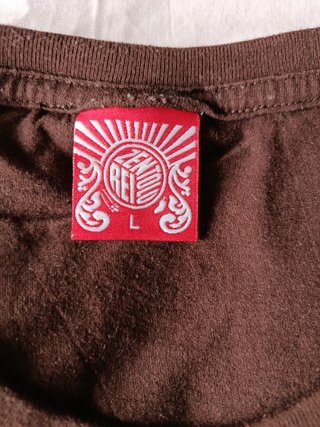 Camiseta "Tarde Piaches" de Rei Zentolo