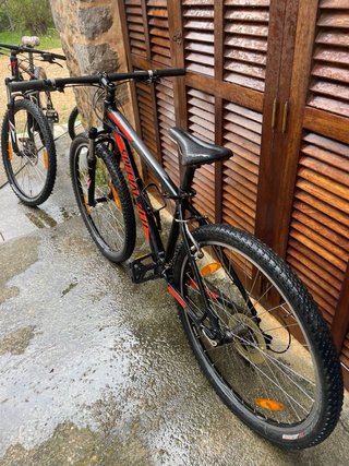 Bicicleta Specialized Negra/Roja