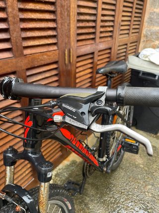 Bicicleta Specialized Negra/Roja