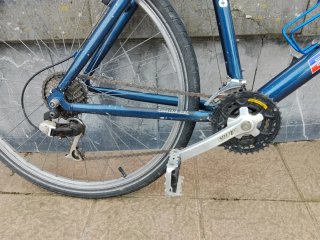 Bicicleta de montaña azul
