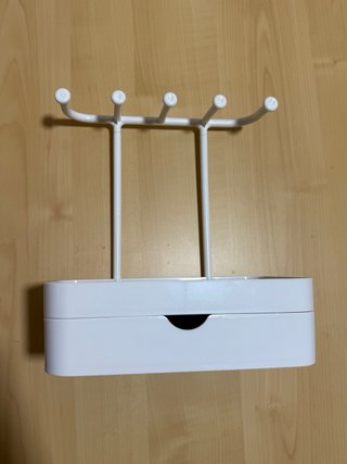 Joyero organizador blanco y madera