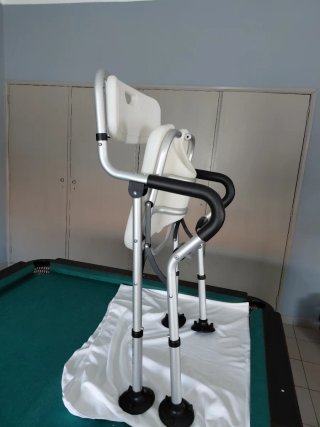Cadeira de Banho Adaptável