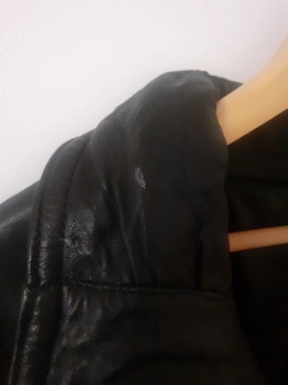Chaqueta de cuero negra