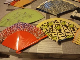 Set di ventagli di designer famosi