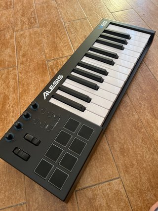 Teclado MIDI Alesis V25