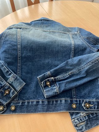 Chaqueta vaquera corta