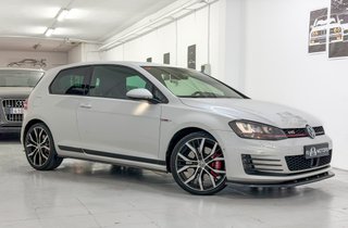 VOLKSWAGEN Golf 2.0 TSI DSG GTI Performance 230