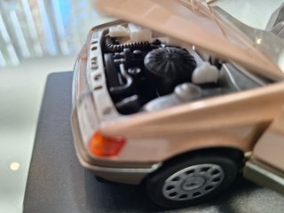 1/24. Ford Scorpio. Nuevo en urna.