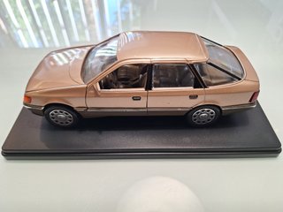 1/24. Ford Scorpio. Nuevo en urna.