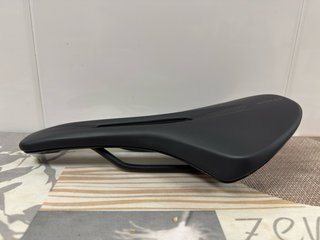 Sillín Fizik Vento Antares R5 140mm