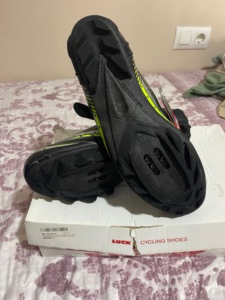Botas Ciclismo Luck Negras y Flúor