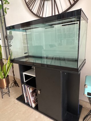 Acuario 200L con mueble negro