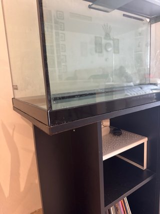 Acuario 200L con mueble negro y accesorios