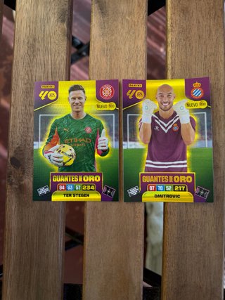 Panini Adrenalyn XL Guantes de Oro 2 2025-2026