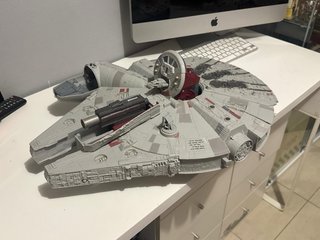 Star Wars Millennium Falcon