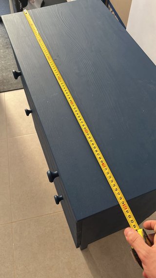 pintada a mano de azul faltan los pomos de abajo
