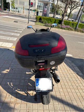 Honda CBF 600S 2007 + Baúl - ITV reciente