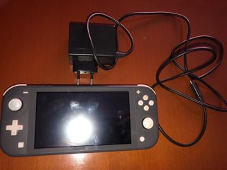 Nintendo Switch Lite+Tarjeta+Cargador+Caja