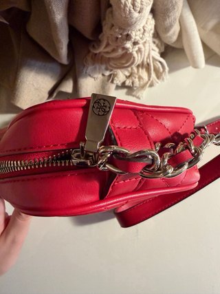 Bolso Guess Rojo Acolchado Cadena