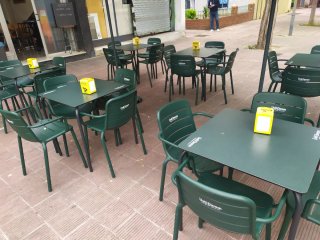 Bar con terraza 800€ tragaperras a la semana