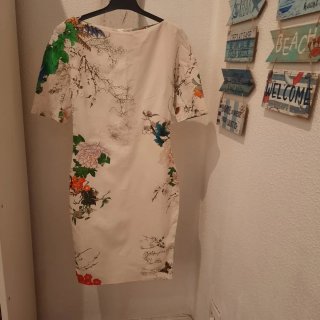 Vestido Zara estampado floral midi entallado