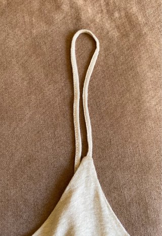 Top lino Esmara beige tirantes botones