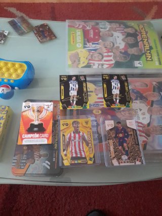 Cromos Adrenalyn 25/26 Normales y actualizaciones