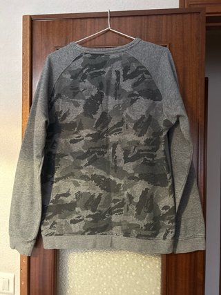 Sudadera gris