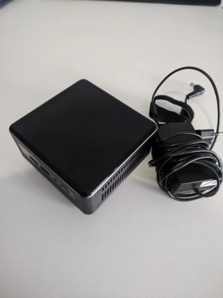 Mini PC Intel NUC7i7BNH Negro
