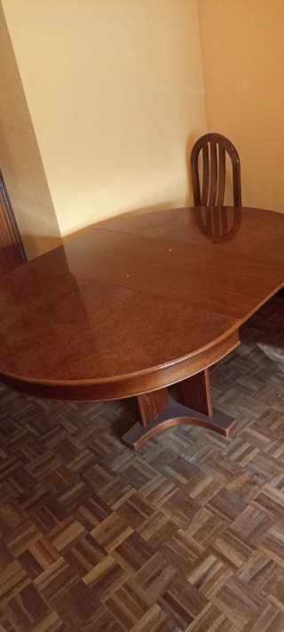 Mesa de comedor extensible de madera