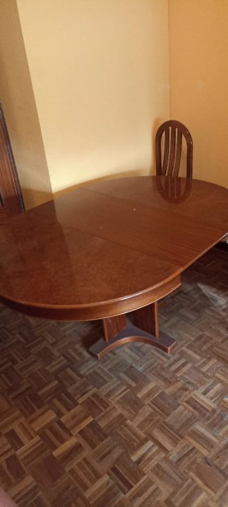 Mesa de comedor extensible de madera