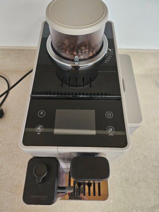 Macchina da caffè De'Longhi Rivelia Arena Beige
