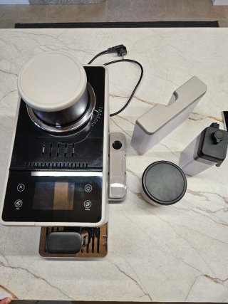Macchina da caffè De'Longhi Rivelia Arena Beige