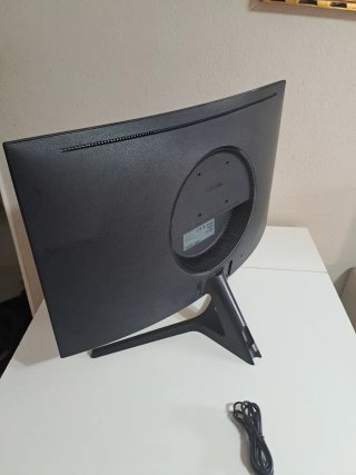 Monitor Samsung 27 Curvo 240Hz