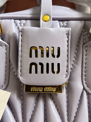 Bolso Miu Miu Lila
