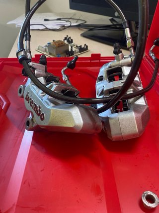 Pinzas Brembo Serie Oro 4 pistones + latiguillos