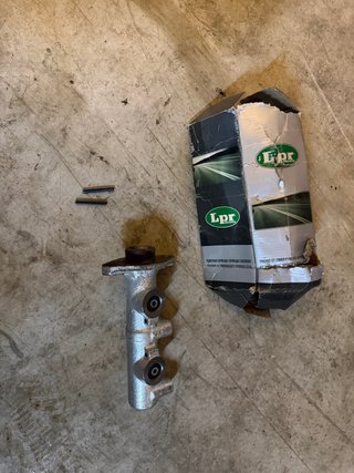 Bomba de freno Nissan Patrol 160/260