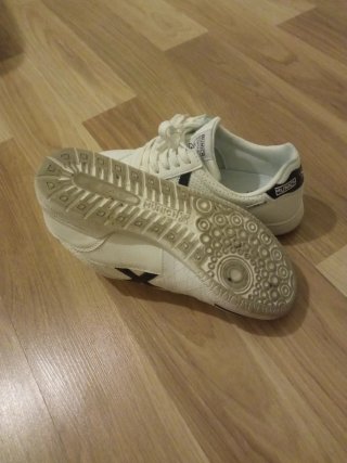 Zapatillas Munich Mujer Blancas y Negras