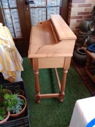 Escritorio madera pino con cajones