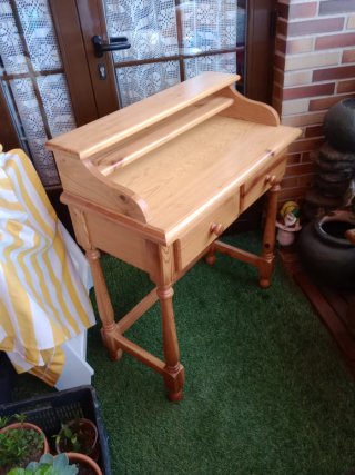 Escritorio madera pino con cajones