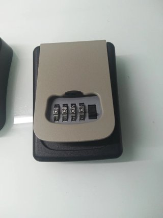 Cajas de seguridad con combinación para llaves.
