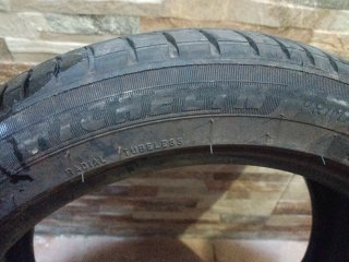 Neumáticos Continental y Michelin 225/45R17W 30€