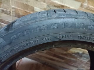 Neumáticos Continental y Michelin 225/45R17W 30€