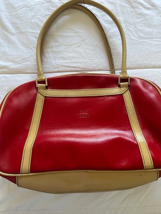 Bolso rojo y camel