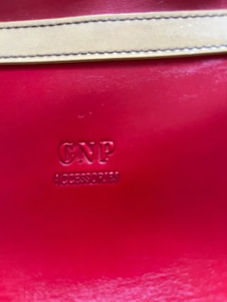 Bolso rojo y camel