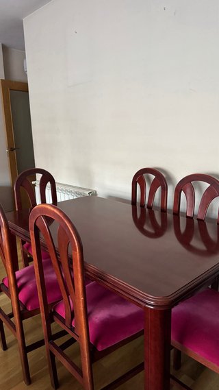 Mesa de comedor de madera extensible y 6 sillas