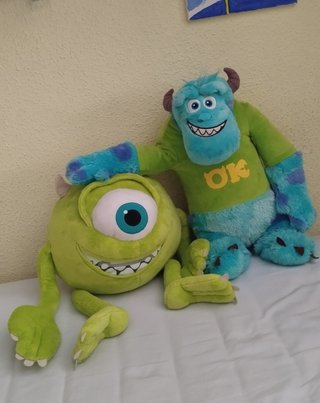 Peluches Mike y Sully Monsters 8€ ( los 2 )