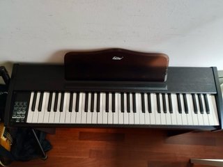 Piano Digital 61 Teclas. Eastar EK-10s