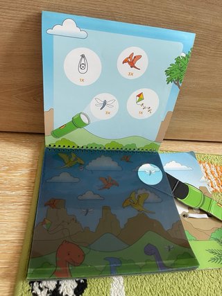 Libro linterna infantil Mundo Diver