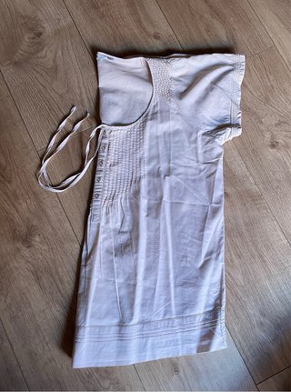 Blusa beige bordada